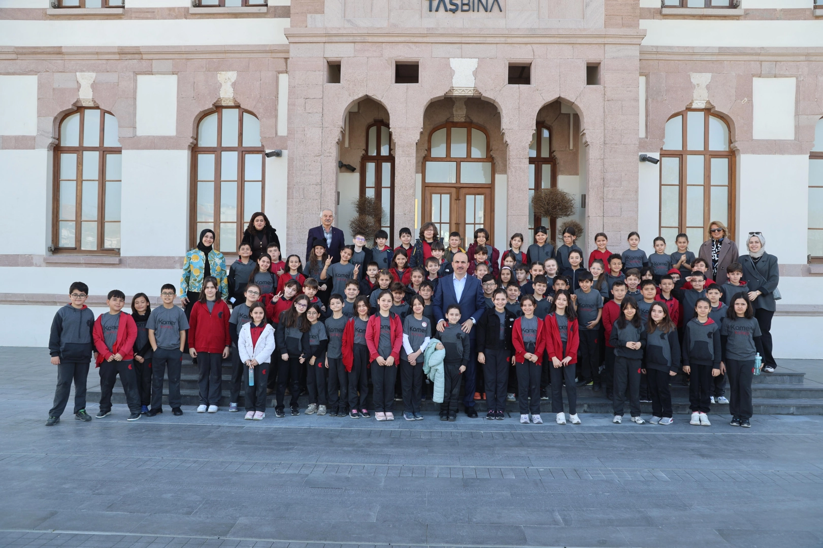 Konya'da Başkan Altay, Taş Bina&rsquo;da miniklerle buluştu