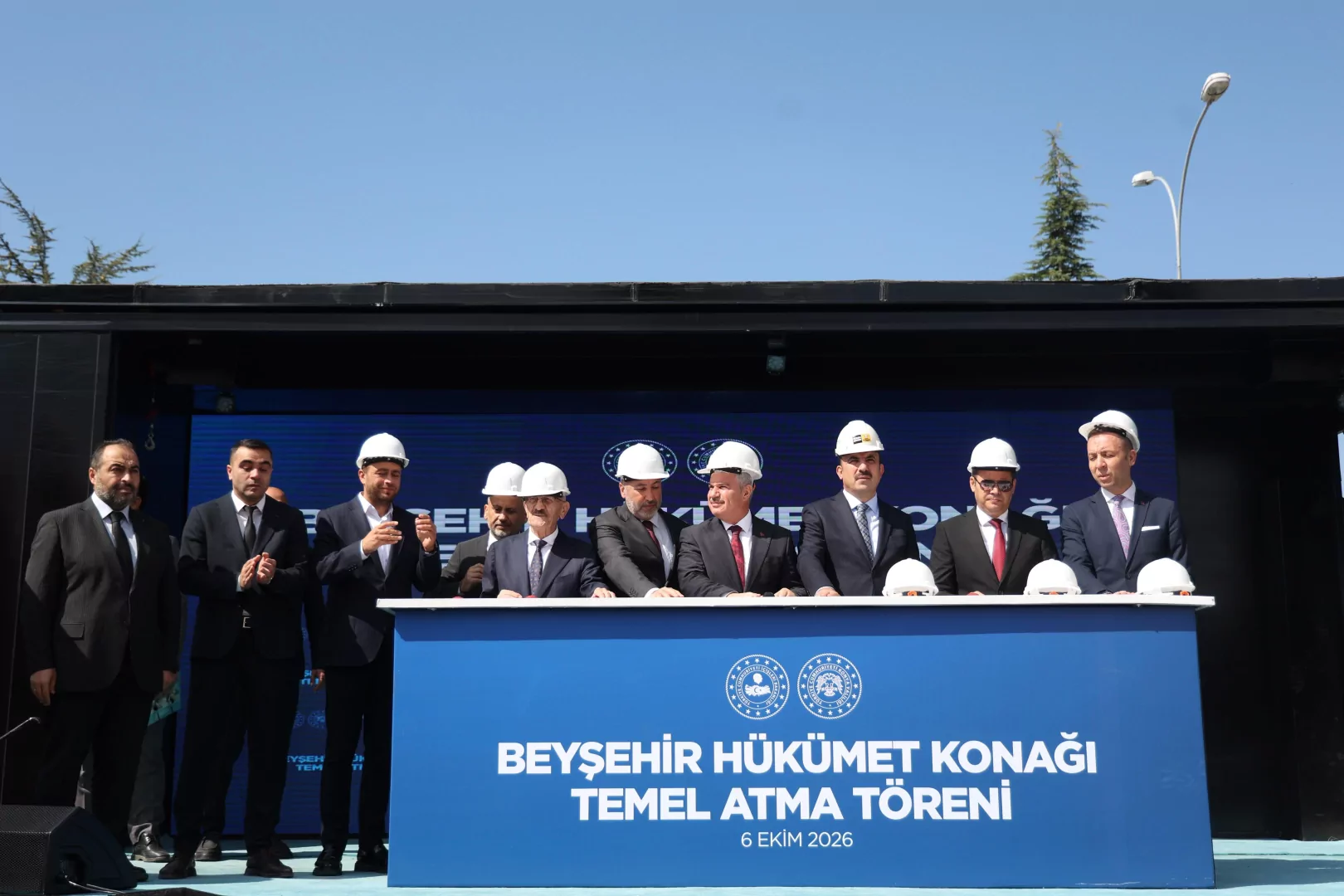 Beyşehir H&uuml;k&uuml;met Konağı&rsquo;na temel, Yakamanastır Kır Evleri'ne a&ccedil;ılış