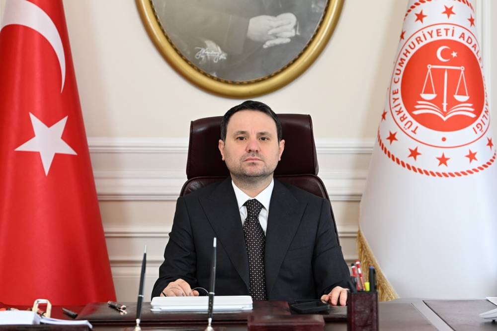 Bakan G&uuml;rlek'ten "Bayğaralar" su&ccedil; &ouml;rg&uuml;t&uuml; operasyonuna ilişkin a&ccedil;ıklama