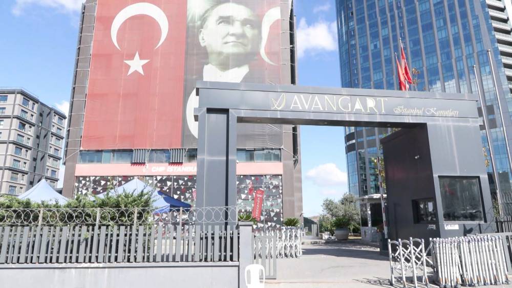 İstanbul - Gürsel Tekin CHP'nin Sarıyer'deki eski İl Başkanlığı binasında