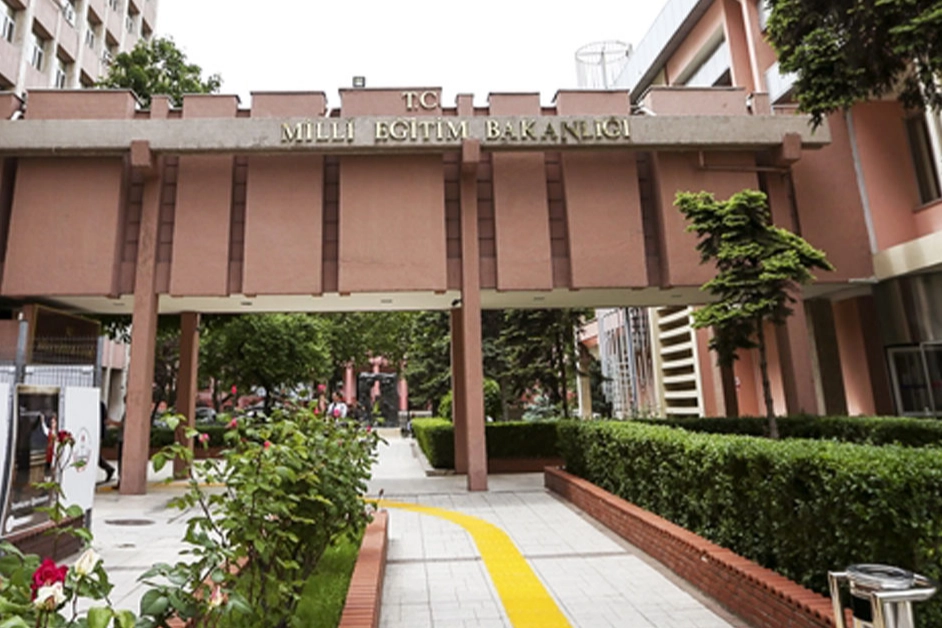 MEB&rsquo;den '&ouml;zel program uygulayan okullara &ouml;ğrenci se&ccedil;imi' haberlerine yalanlama