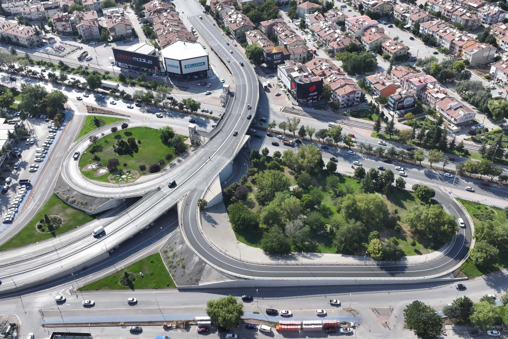 Konya&rsquo;da asfalt &ccedil;alışmaları hız kesmeden s&uuml;r&uuml;yor