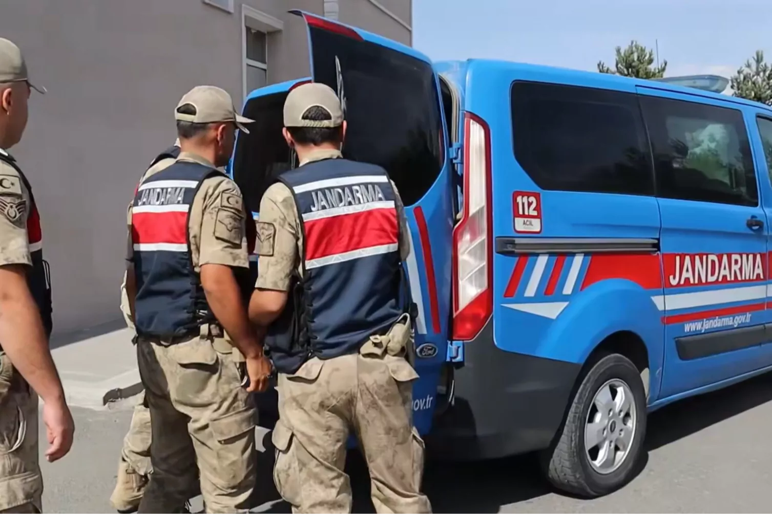 35 ilde uyuşturucu operasyonu: 172 ş&uuml;pheli tutuklandı