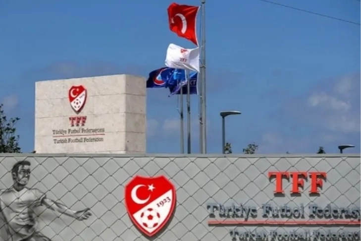 T&uuml;rk futbolunda hakemlik soruşturması... MHK y&ouml;neticilerine operasyon