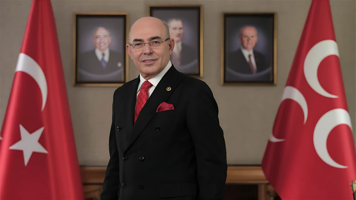 “Biz bir oldukça; yıkılmaz kaleyiz, sarsılmaz iradeyiz!” 